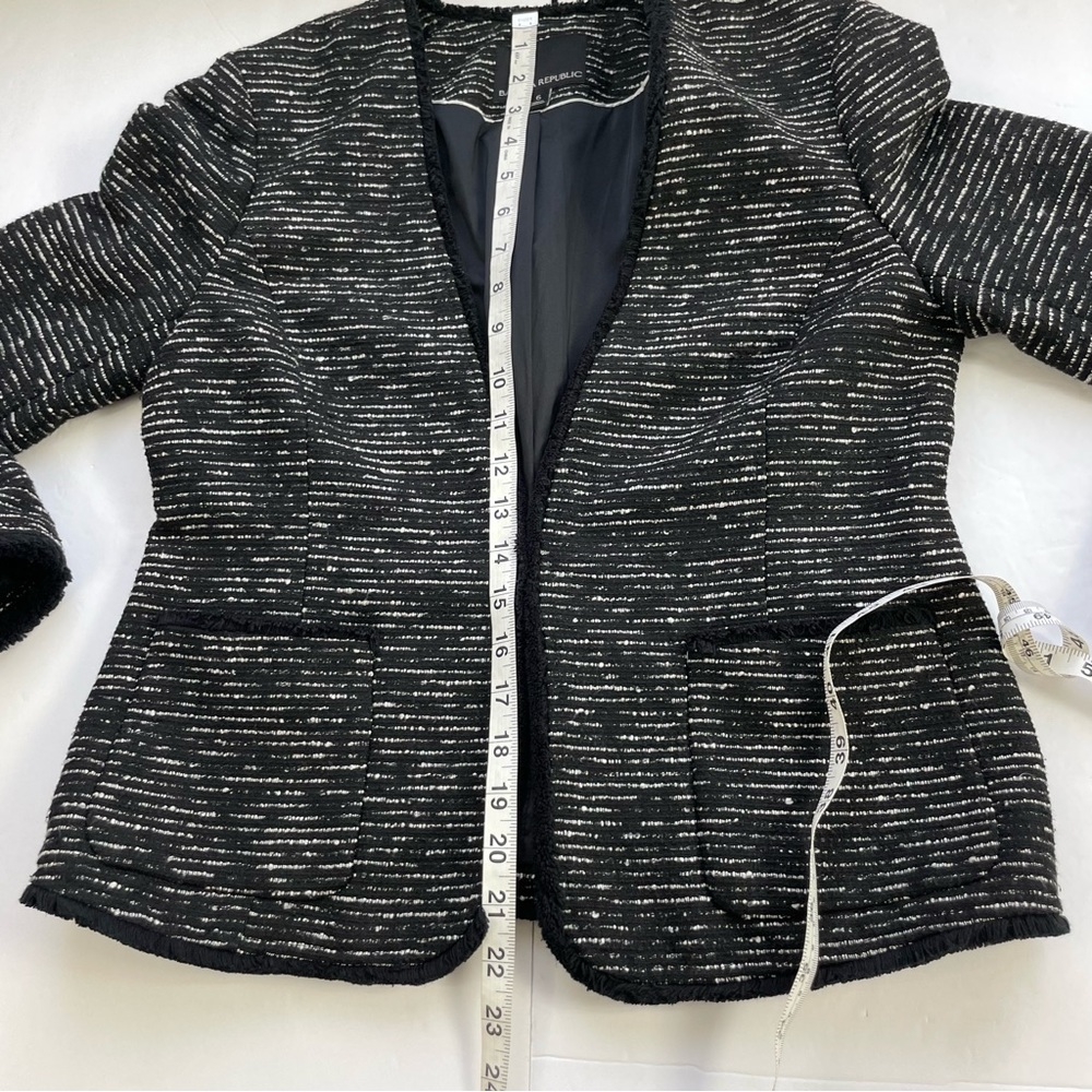 Banana Republic Black and White Boucle Fringe Trim Business Professional Balzer - Picture 15 of 15